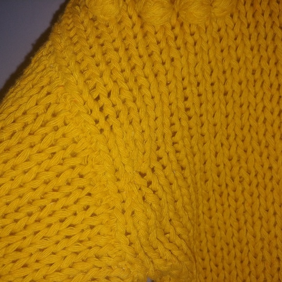 New woven heart mustard yellow chunky sweater Xs - Picture 3 of 5